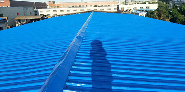 快過年了，彩鋼瓦屋面翻新價(jià)格是否有所波動(dòng)